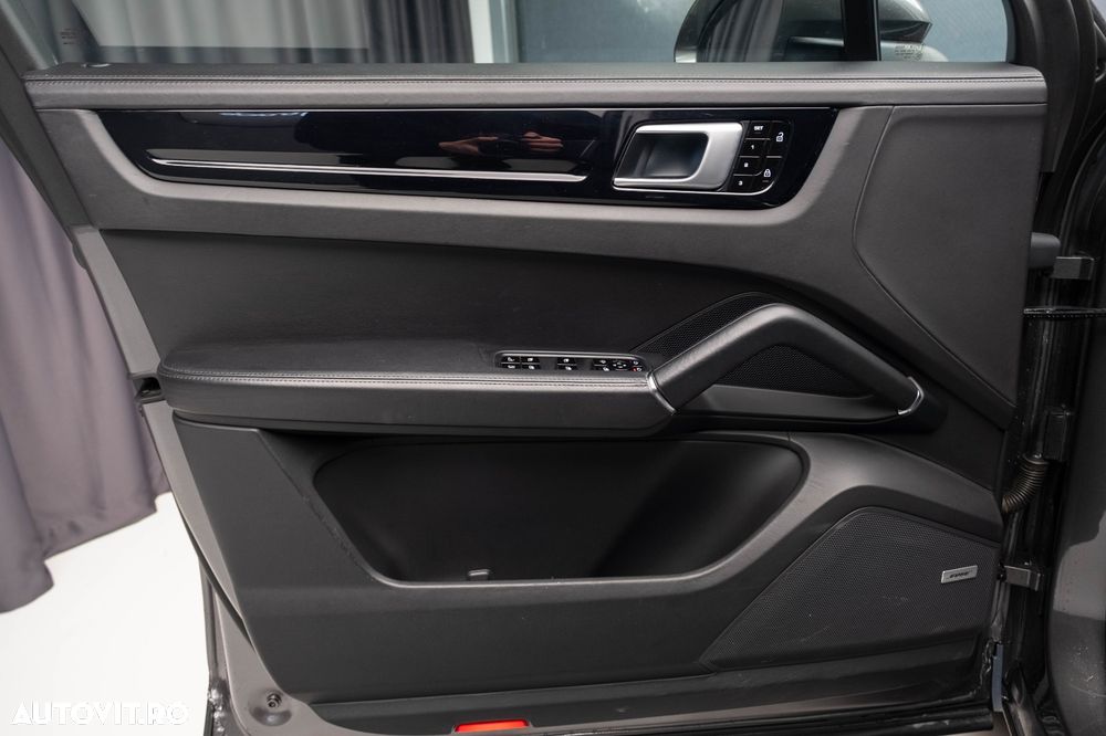 Porsche Cayenne Coupe - 36