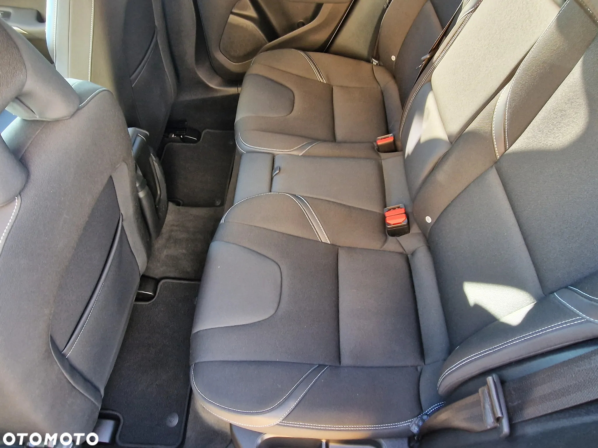 Volvo V40 D2 - 10