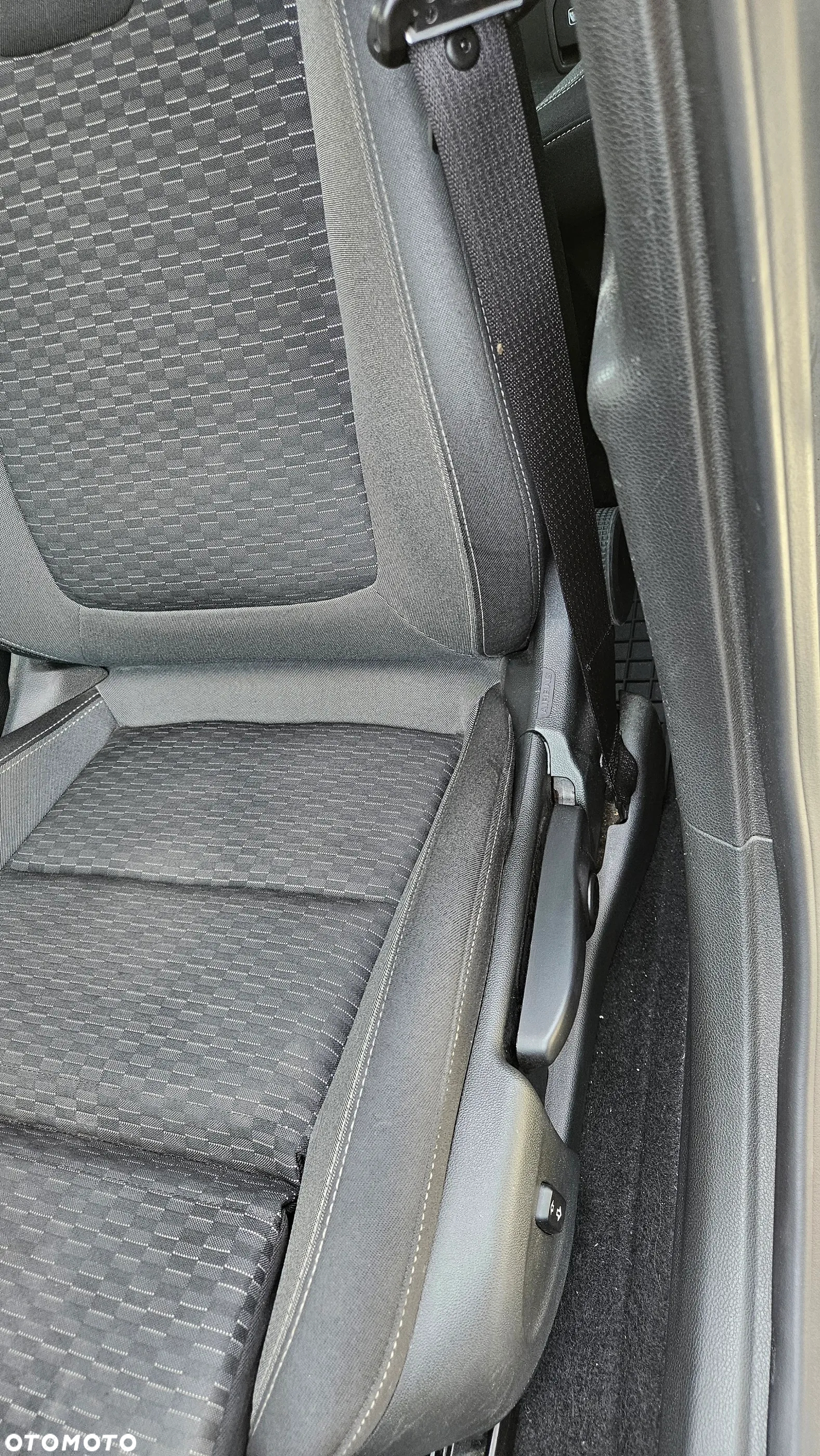 Opel Astra V 1.2 T Business Elegance S&S - 10