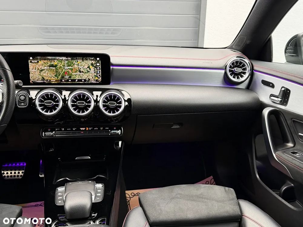 Mercedes-Benz CLA - 9