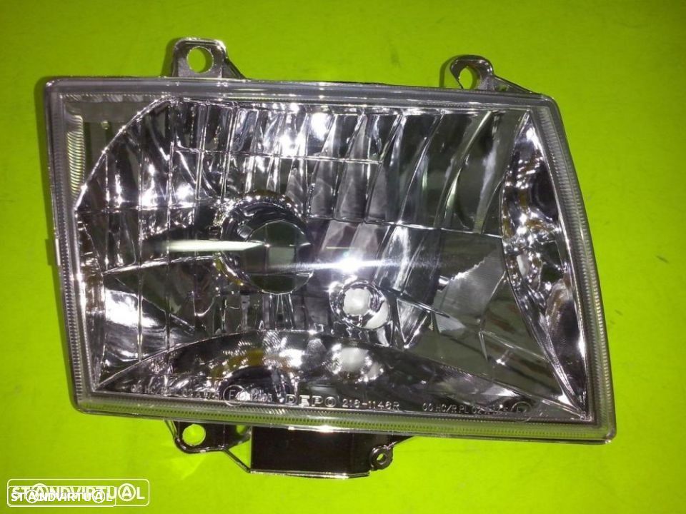 faróis frente Mazda B2500 2002 até 2005 (novos) - 1