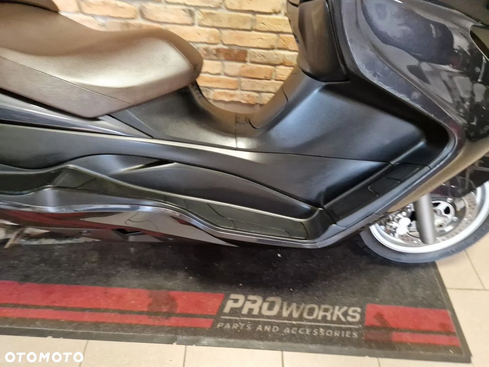 Suzuki Burgman - 28