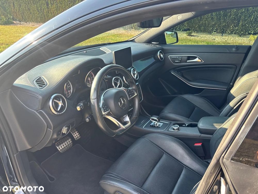 Mercedes-Benz CLA 45 AMG 4Matic 7G-DCT - 11