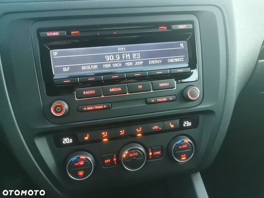 Volkswagen Jetta 2.0 TDI BlueMotion Technologie - 18