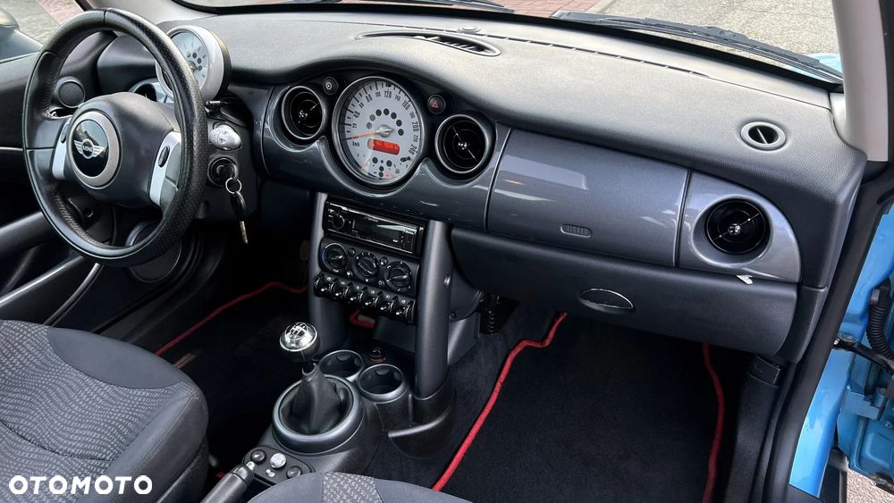 MINI ONE 2003