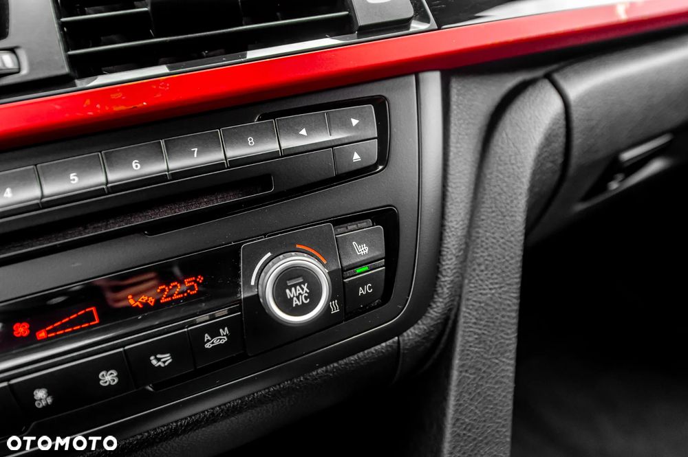 BMW Seria 3 320i Modern Line - 33