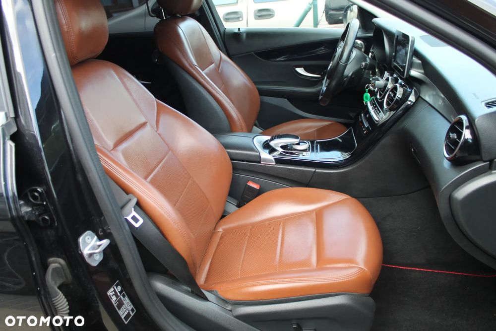 Mercedes-Benz Klasa C 180 (BlueTEC) d 7G-TRONIC AMG Line - 15