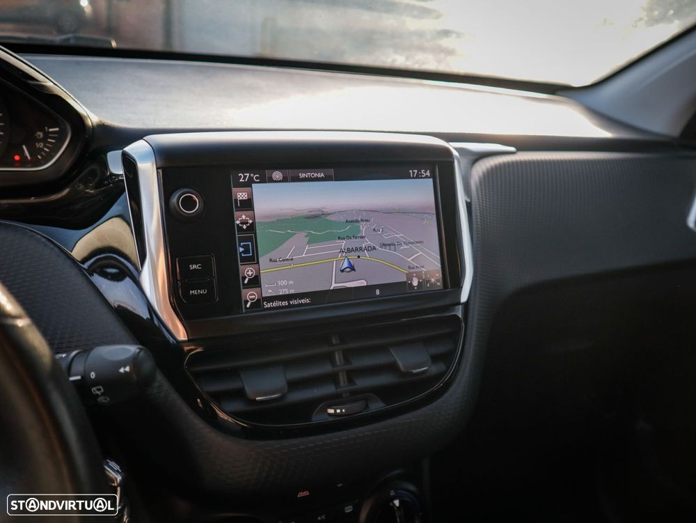 Peugeot 2008 1.6 BlueHDi Style - 26