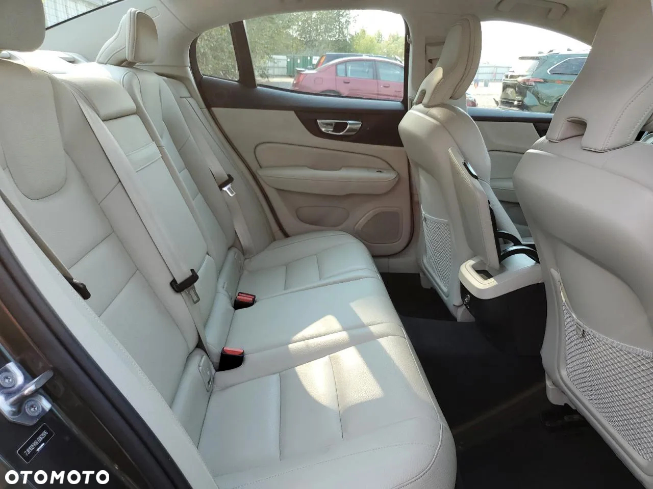 Volvo S60 T5 Momentum Pro - 10