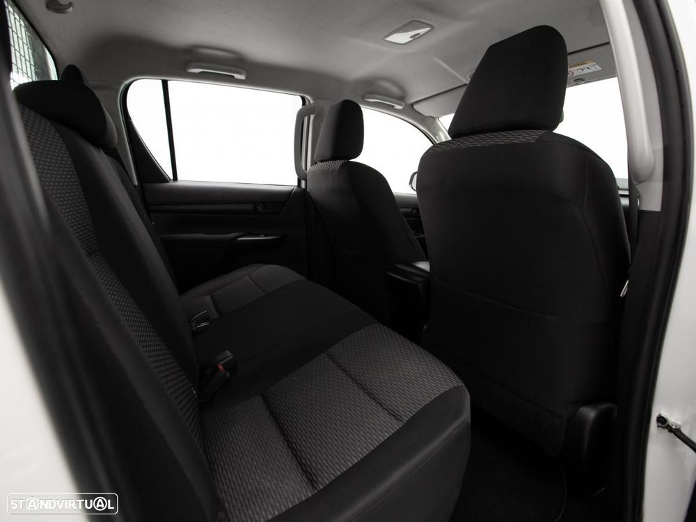 Toyota Hilux 2.4 D-4D 4WD DOUBLE CAB c/IVA - 11