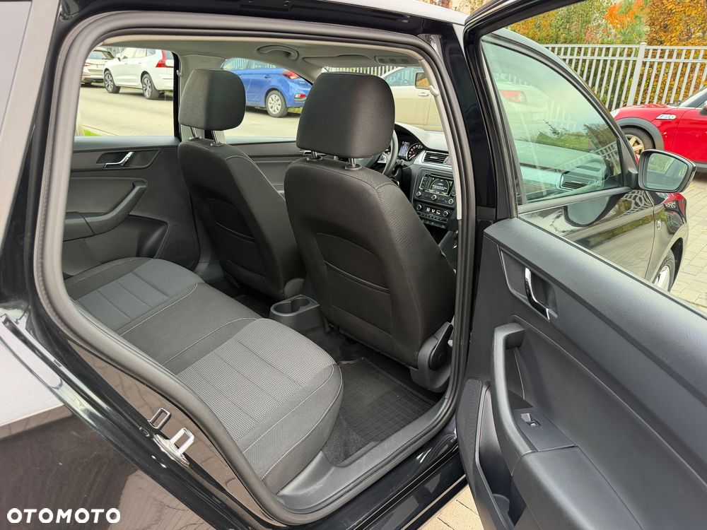 Skoda RAPID 1.4 TSI Ambition Max DSG - 20