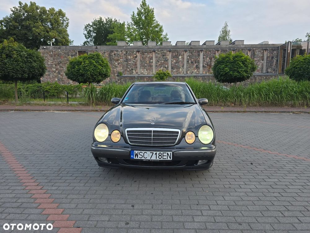 Mercedes-Benz Klasa E - 9