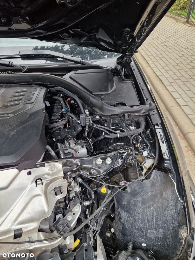 BMW Seria 3 320i Touring - 12