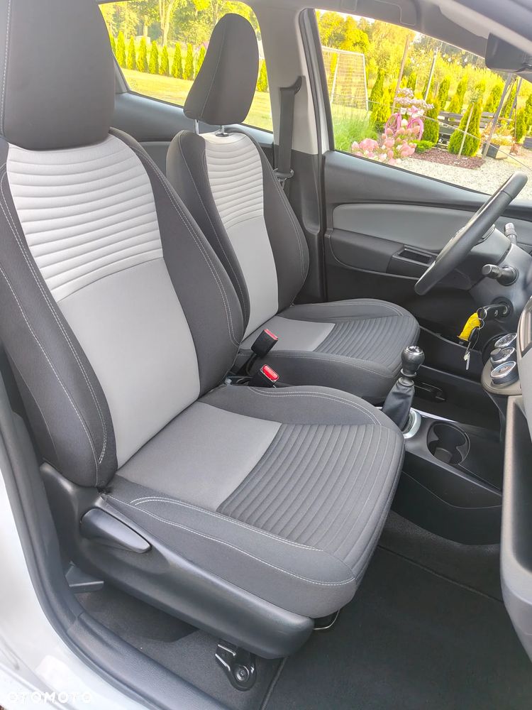 Toyota Yaris - 10