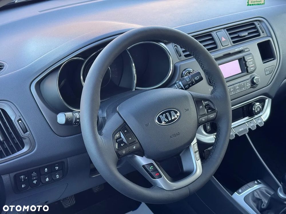 Kia Rio - 24