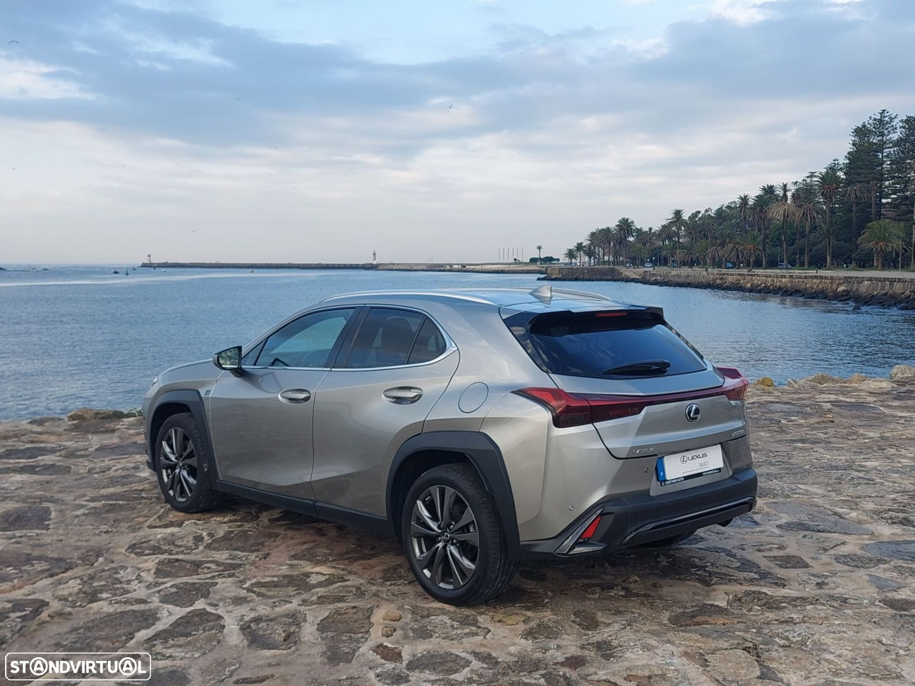 Lexus UX 250h - 4