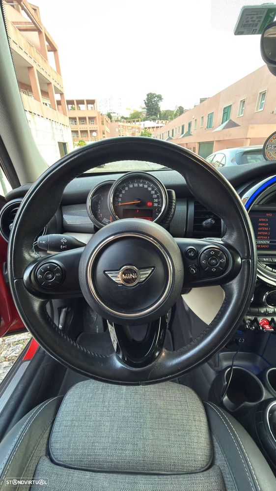 MINI 5 Portas Cooper D Auto - 19