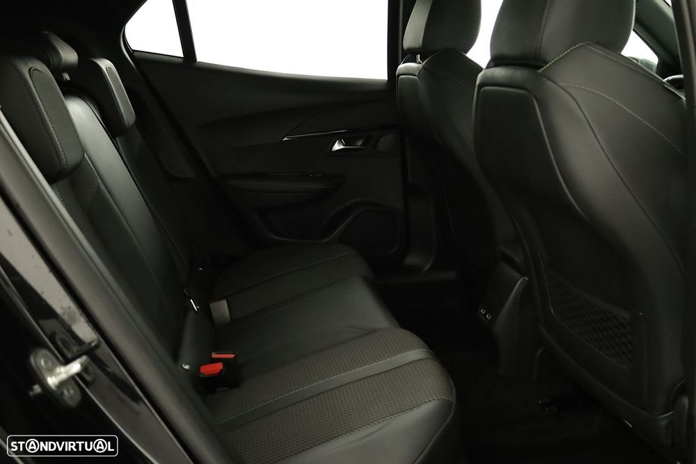 Peugeot e-2008 50 kWh GT - 25