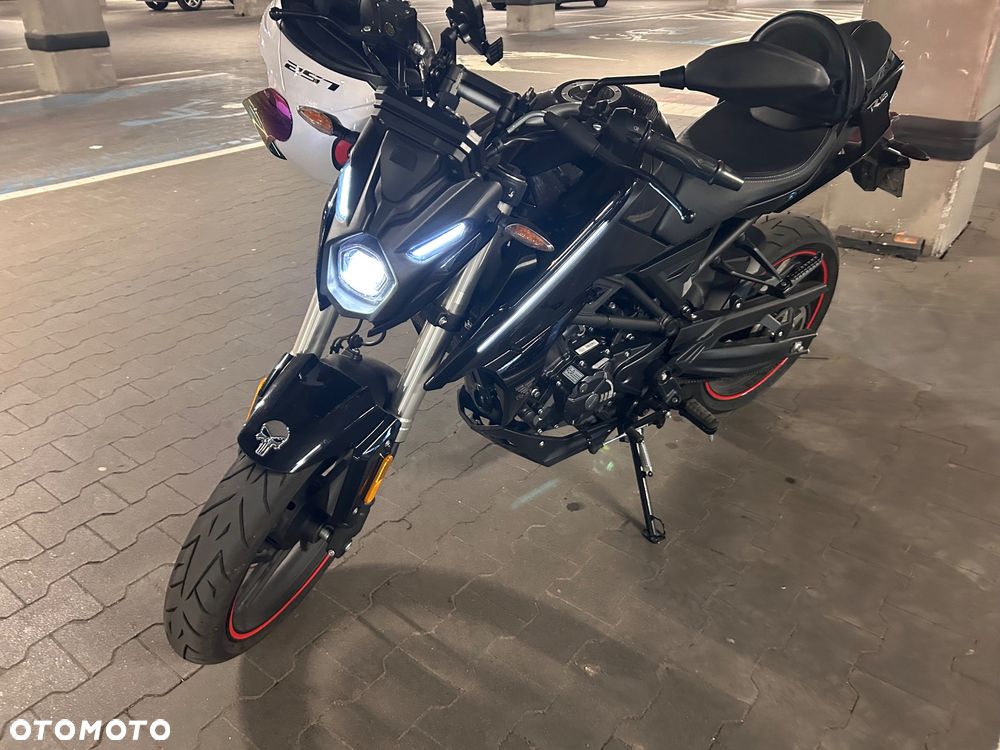 VOGE R125 - 6