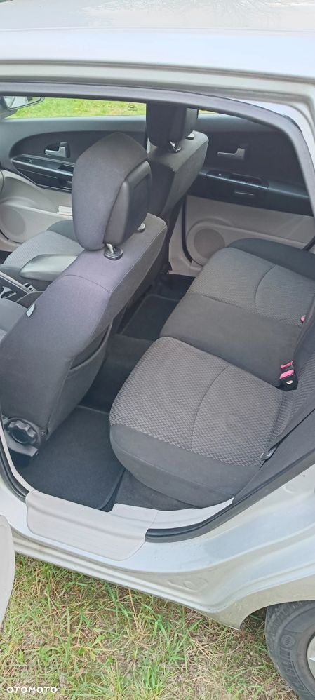 Kia Ceed - 12