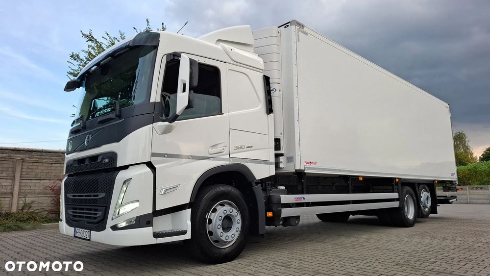 Volvo FM 380 EURO 6 / CHŁODNIA 21 PALET / WINDA / OŚ SKRĘTNA / SALON PL