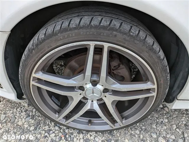 Mercedes-Benz Klasa E 320 4-Matic T Avantgarde - 23