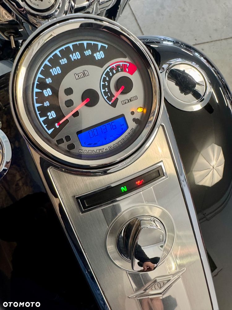 Harley-Davidson Touring Road King - 12