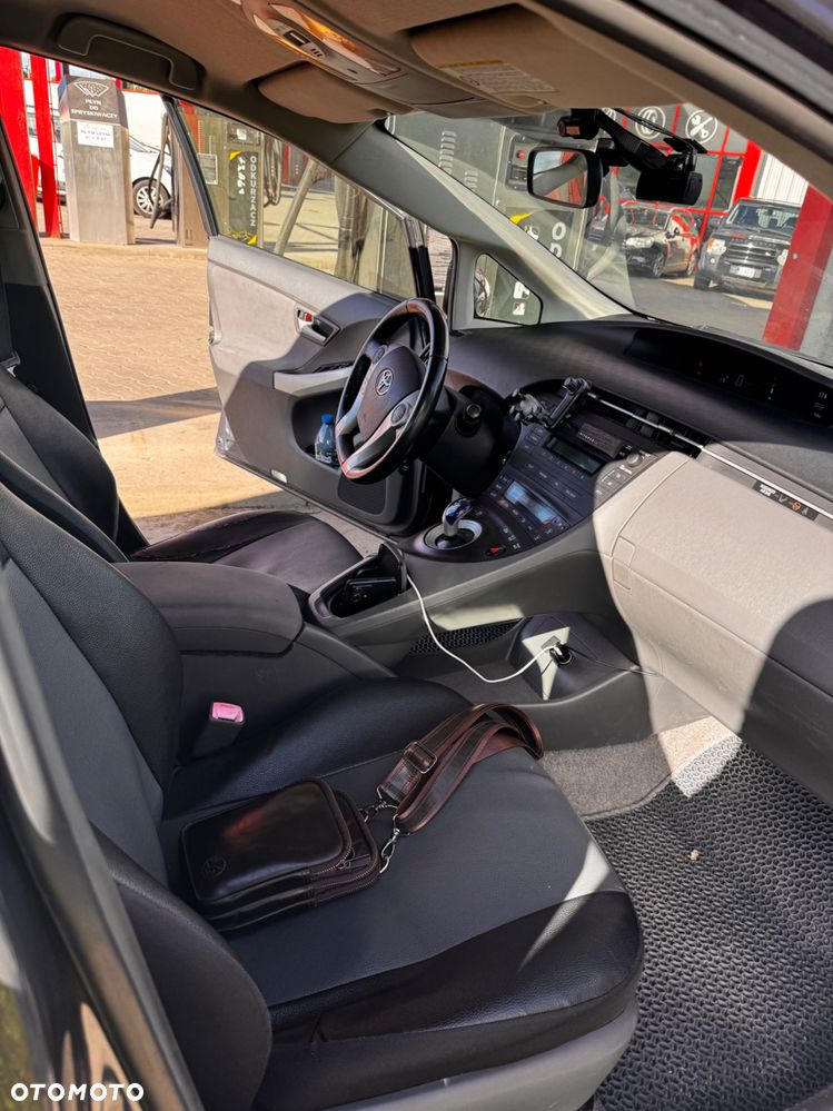 Toyota Prius - 4