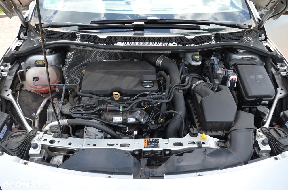 Opel Astra 1.2 T GS S&S - 30