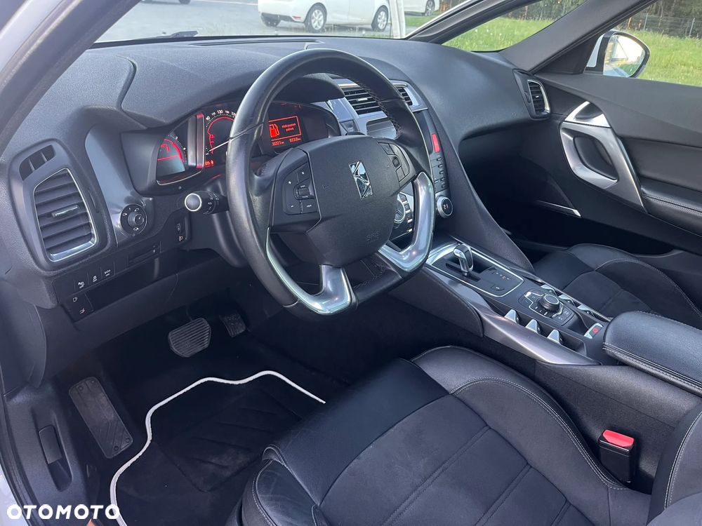 Citroën DS5 e-HDi 115 EGS6 SoChic - 11