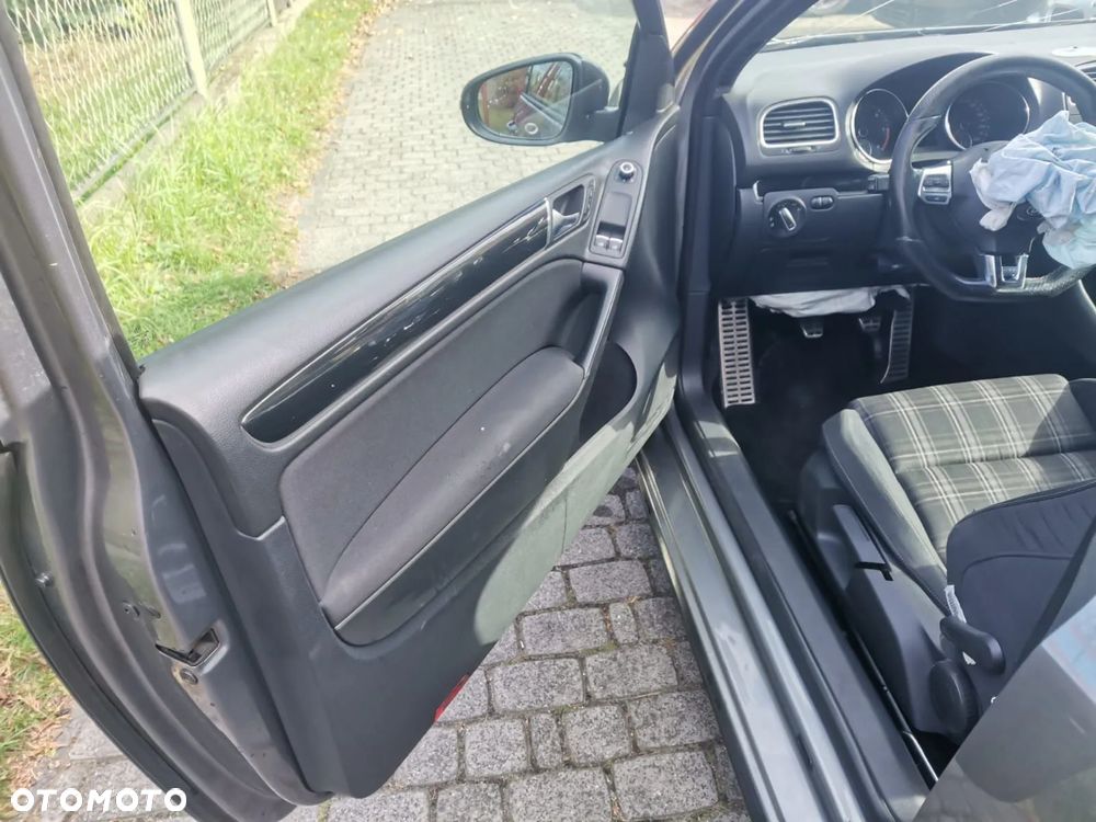 Volkswagen Golf - 11