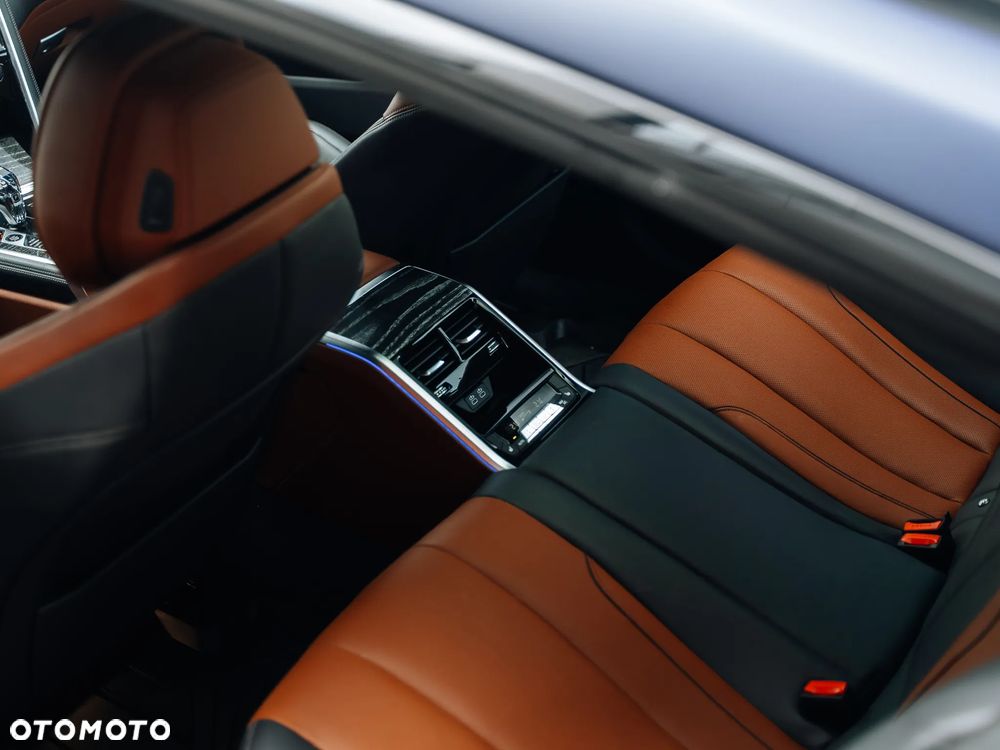 BMW Seria 8 M850i xDrive Gran Coupe - 16