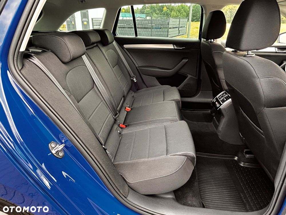 Skoda Superb 2.0 TDI DSG Active - 8