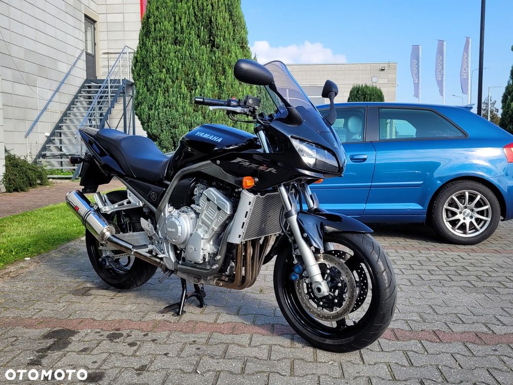 Yamaha FZS - 10