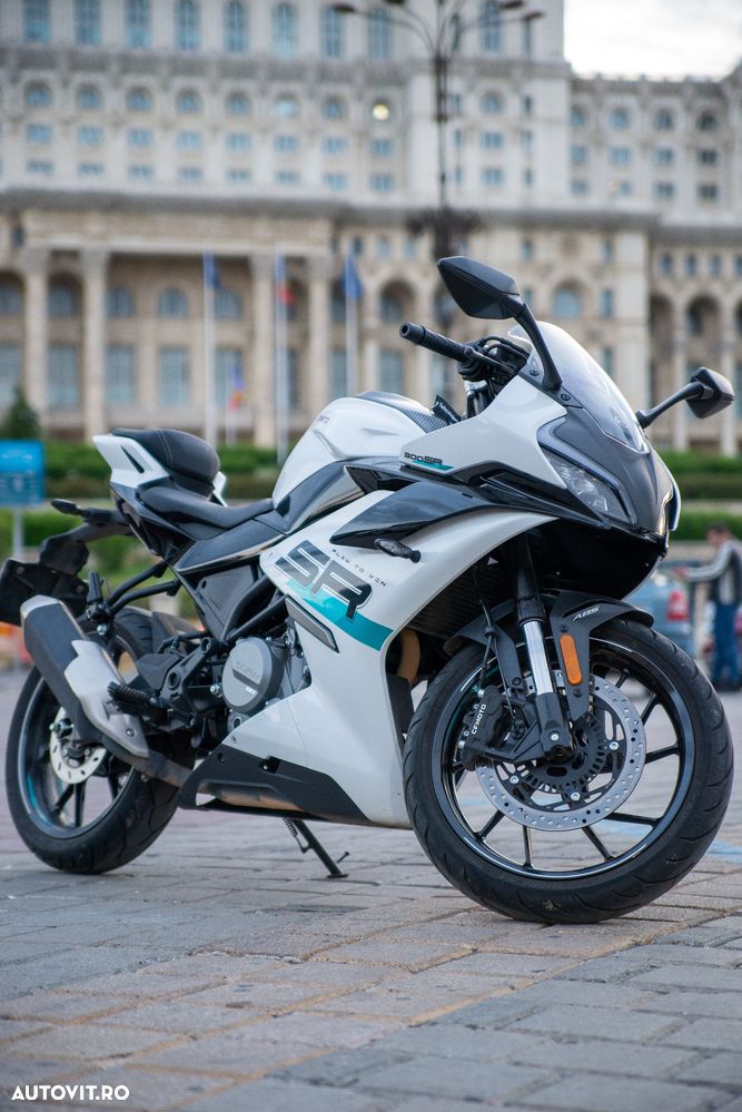 CF Moto 300SR ABS - 1