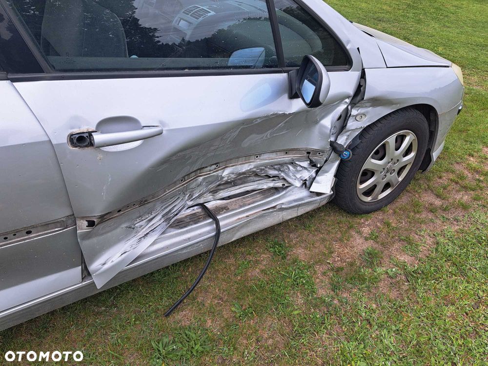 Peugeot 407 - 4
