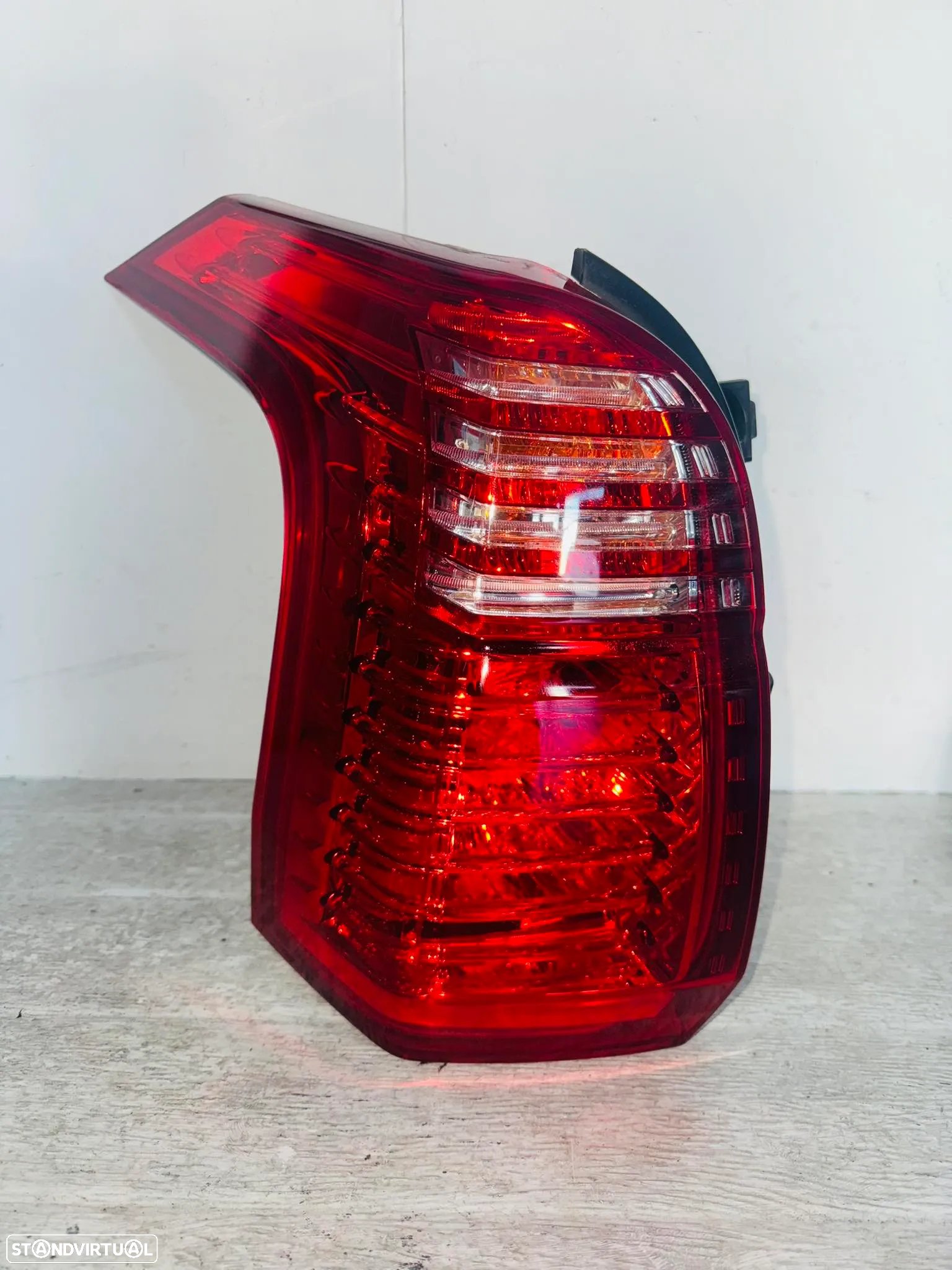 Farolim Trás Esquerdo Peugeot 5008 - 2009 / 2016 - 2