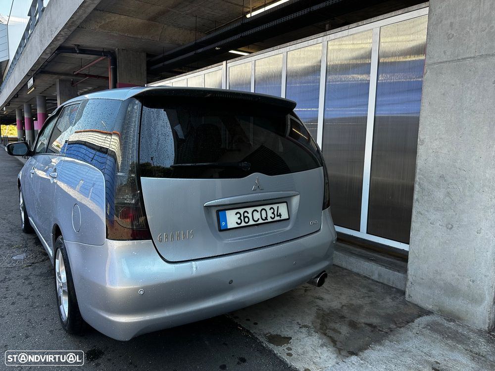 Mitsubishi Grandis 2.0 DI-D Sport - 10