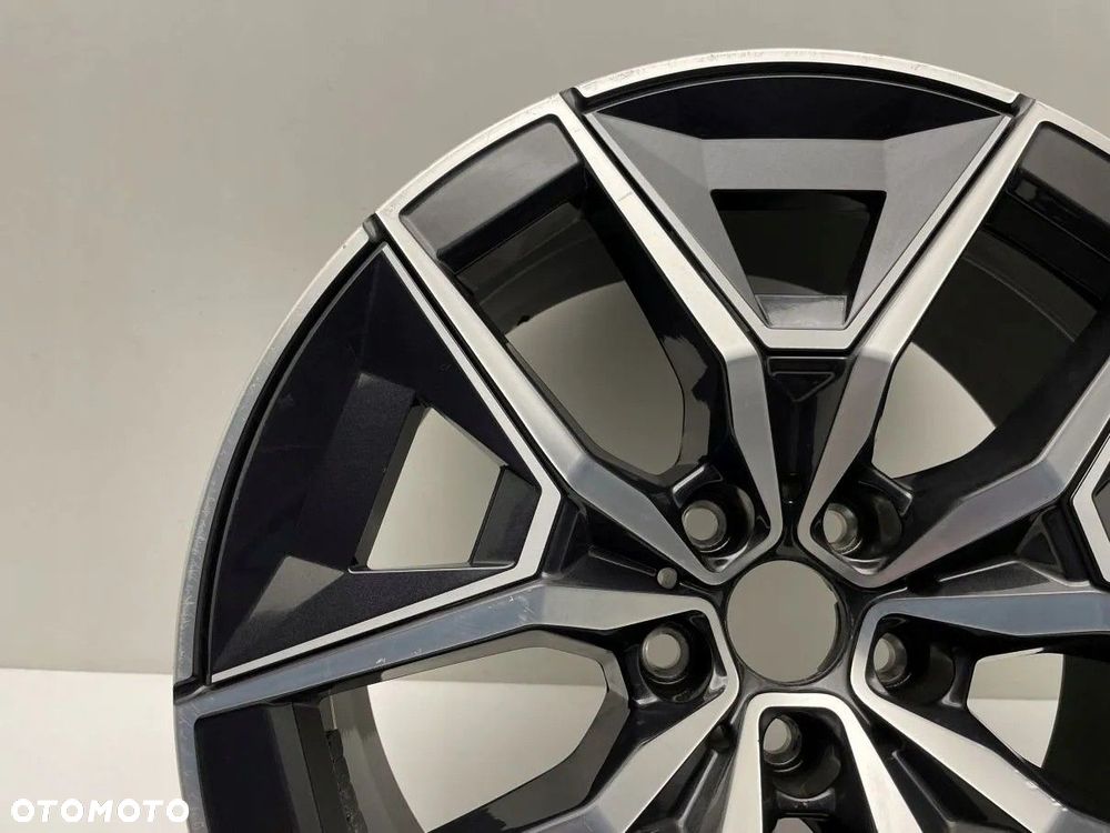 Felga aluminiowa BMW Seria 5 G60 G61 i5 19 8.5J 5x112 ET29 5A324E2 - 5