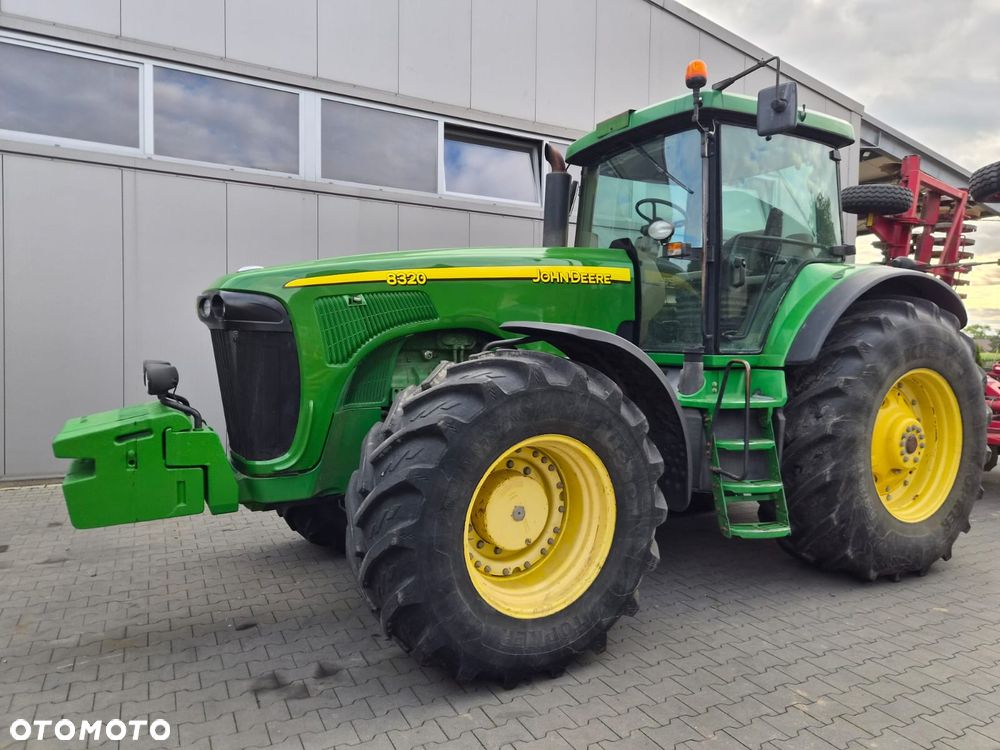 John Deere 8320 - 1