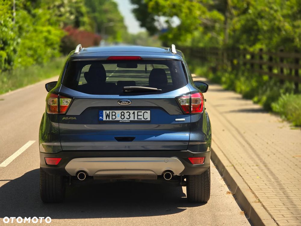 Ford Kuga 1.5 EcoBoost 2x4 Titanium - 16