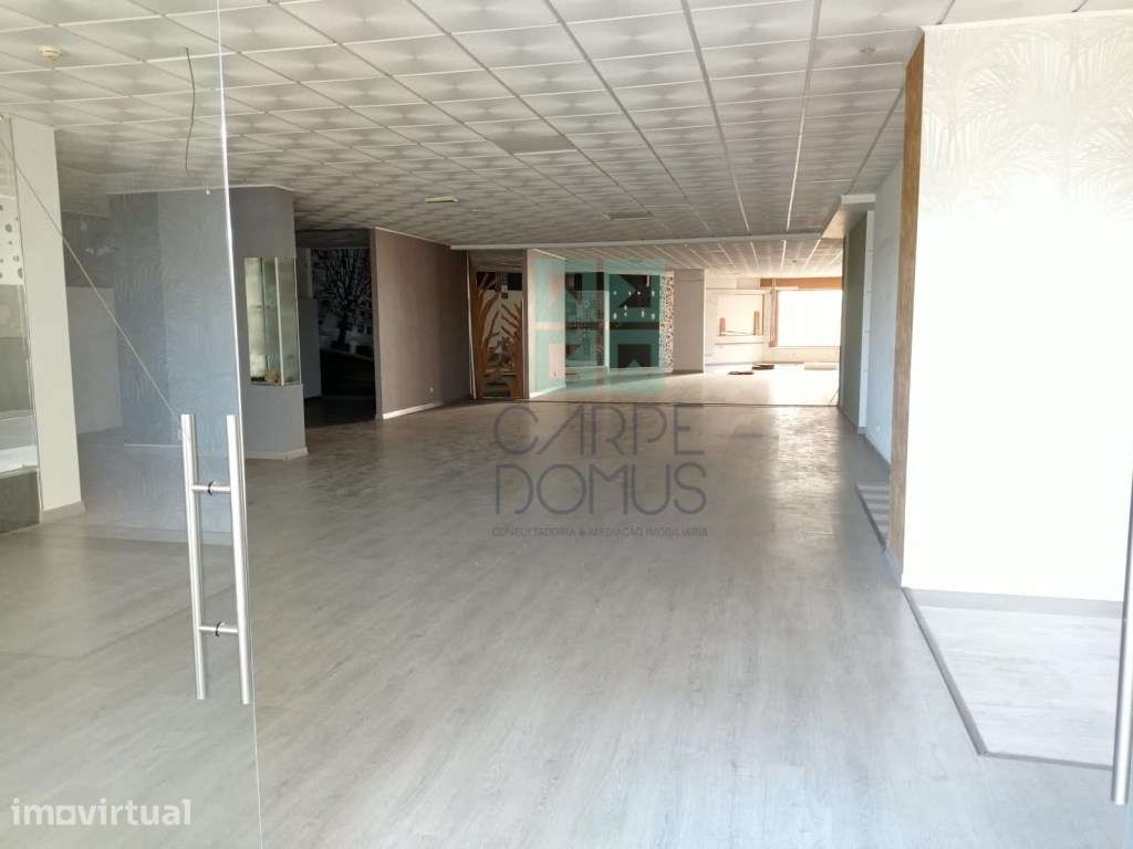 Espaço Comercial com saída de fumos, nas Colinas do Cruzeiro, Odivelas - Grande imagem: 3/26