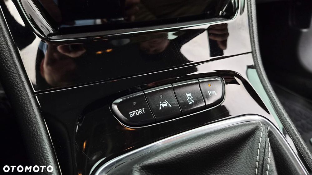 Opel Astra 1.6 CDTI Dynamic S&S - 17