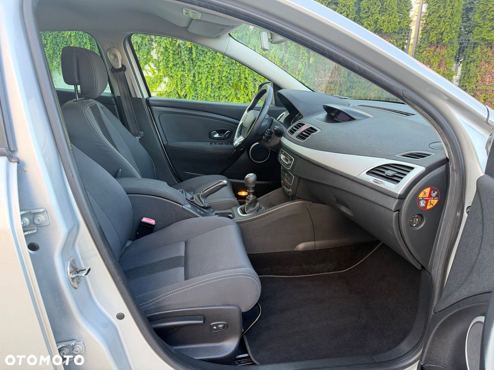 Renault Megane 1.6 16V 110 LIMITED - 12