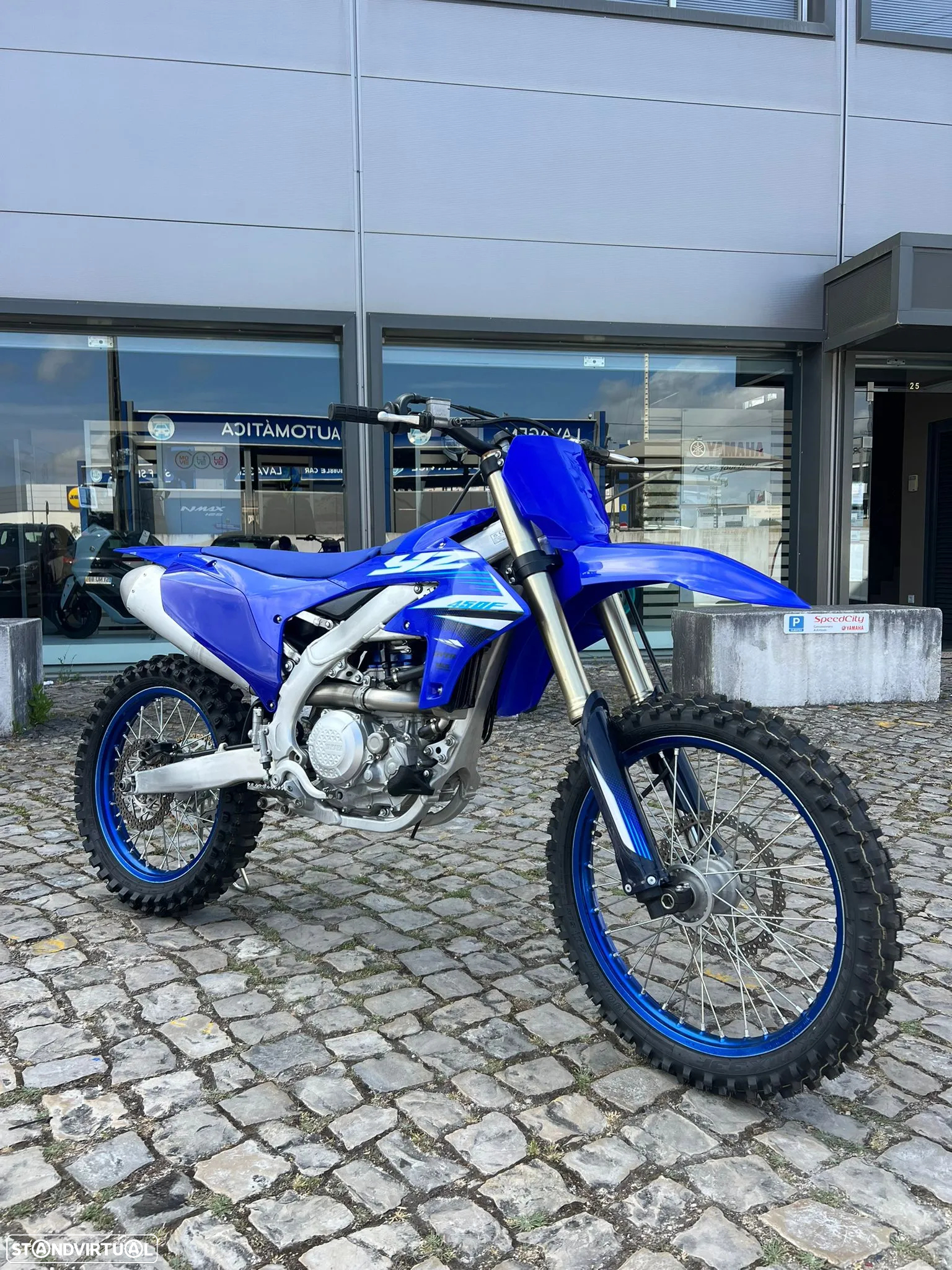 Yamaha YZF - 3