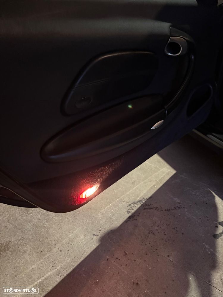 Porsche 911 (996) Carrera Coupé - 7