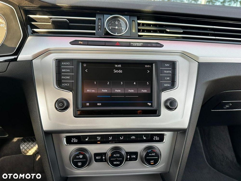 Volkswagen Passat Variant - 23