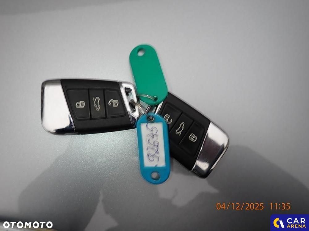 Volkswagen Passat - 39