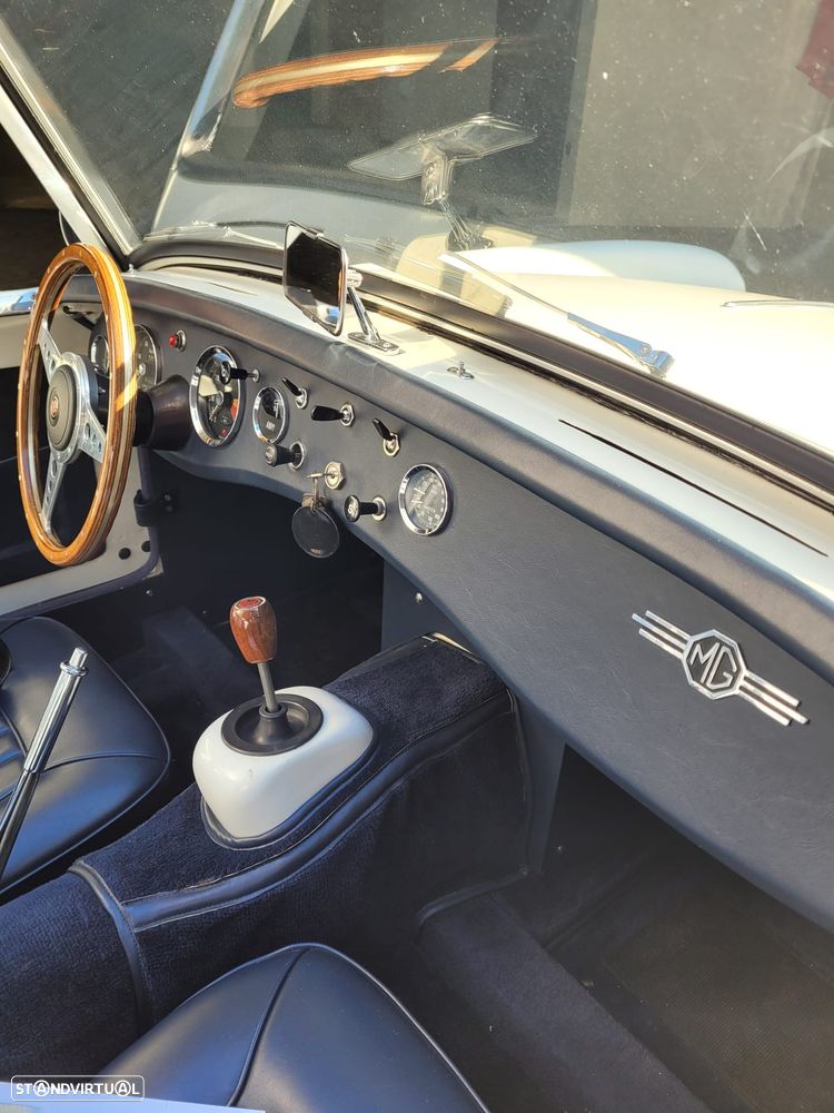 MG Midget - 7
