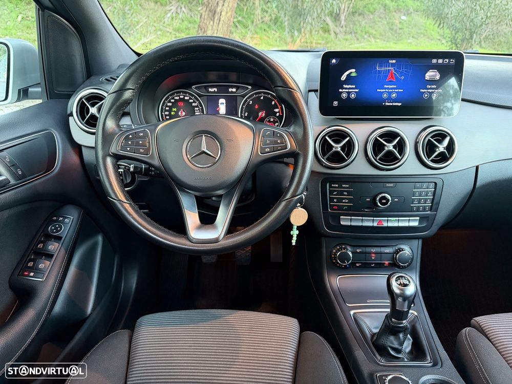 Mercedes-Benz B 180 d Style - 29